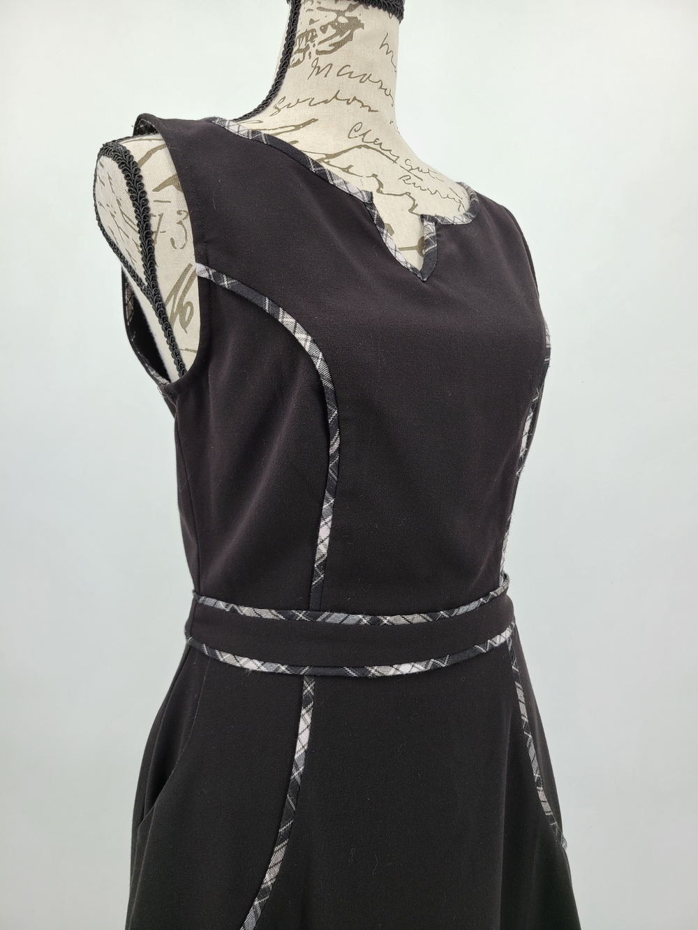 Modcloth Black Sleeveless A Line Dress With Plaid Trim Size Small - Picture 5 of 12